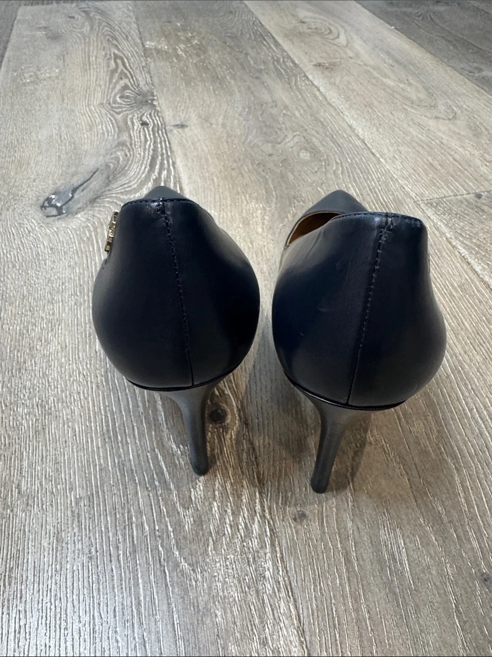 Tory Burch Black Leather Pointed-Toe Pumps with Gold Accent KG